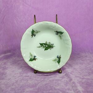 Floral Design Dinner Plate with Green Accents